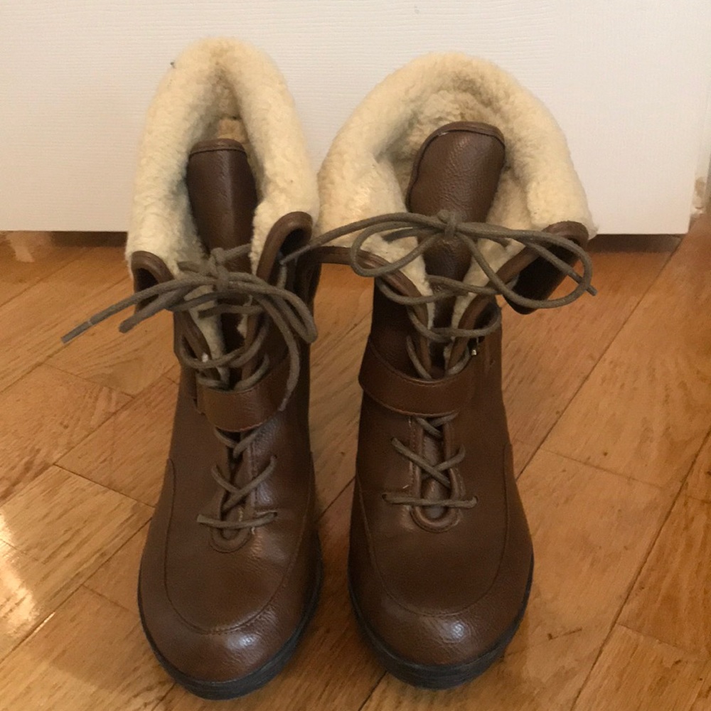 Naturalizer heeled boot